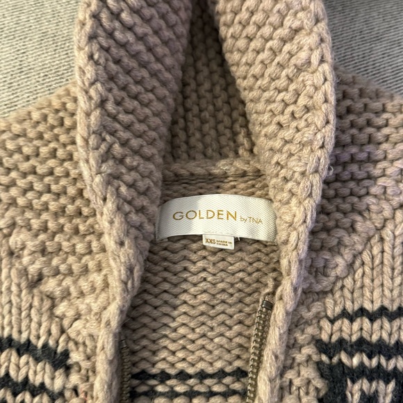 Aritzia Sweater - Picture 3 of 4